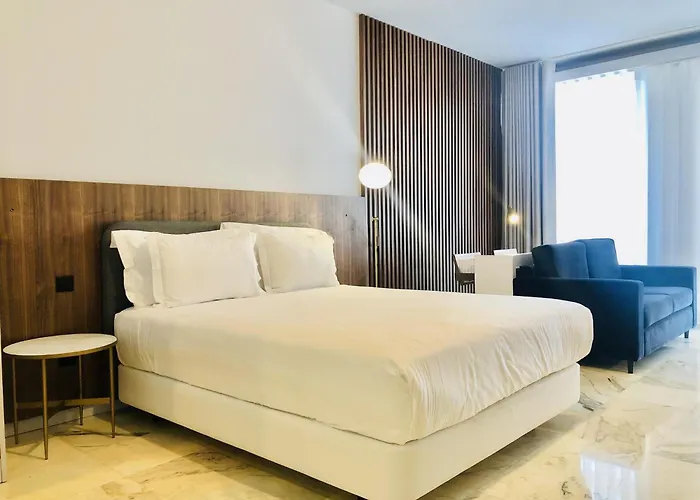 Near Sao Bento Train Station * 波尔图